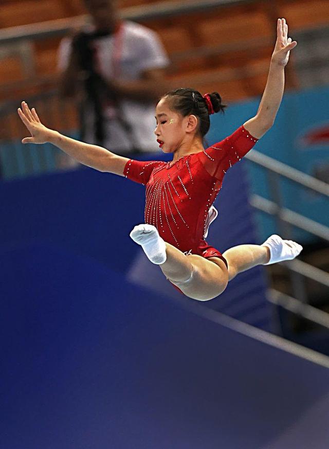 广东队运动员a和b与江苏队运动员x和y